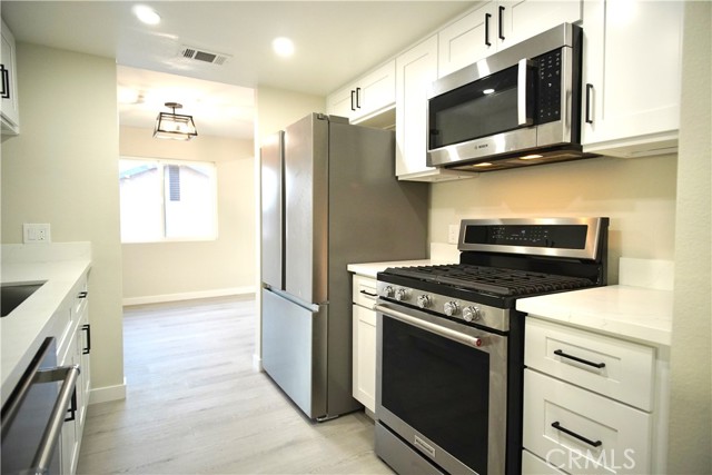 5187 Cedar Street, Jurupa Valley CA: https://media.crmls.org/medias/203a872e-e4bd-4188-a690-36dbffabcc8f.jpg