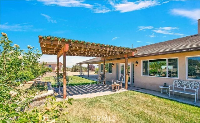 8686 Capelin Road, Phelan CA: https://media.crmls.org/medias/203aa91e-9f5a-40a2-9102-43d4bc26a534.jpg