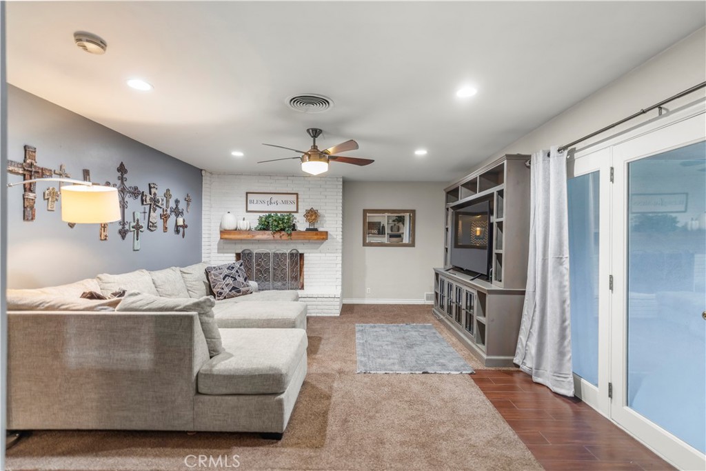 203C1B5E 25Ef 4B9F 8F86 8642F6885308 1811 Country Club, Bakersfield, Ca 93306 &Lt;Span Style='BackgroundColor:transparent;Padding:0Px;'&Gt; &Lt;Small&Gt; &Lt;I&Gt; &Lt;/I&Gt; &Lt;/Small&Gt;&Lt;/Span&Gt;