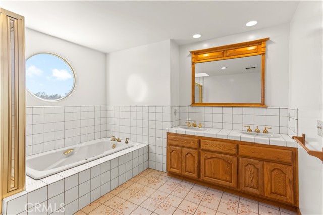 Master Bath, Double Sink