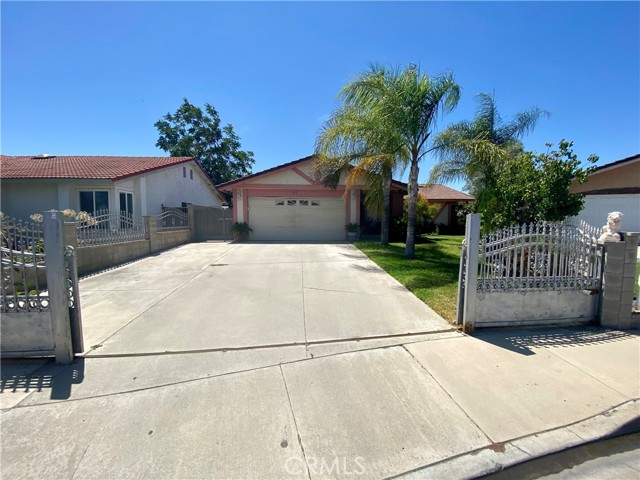 Detail Gallery Image 2 of 18 For 24531 Seneca Cir, Moreno Valley,  CA 92553 - 3 Beds | 2 Baths