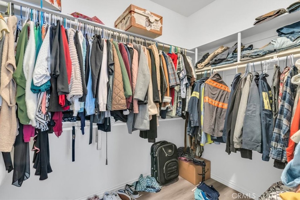 https://media.crmls.org/medias/203d8a58-c603-44d9-b416-b513690d615b.jpg?preset=X-Large