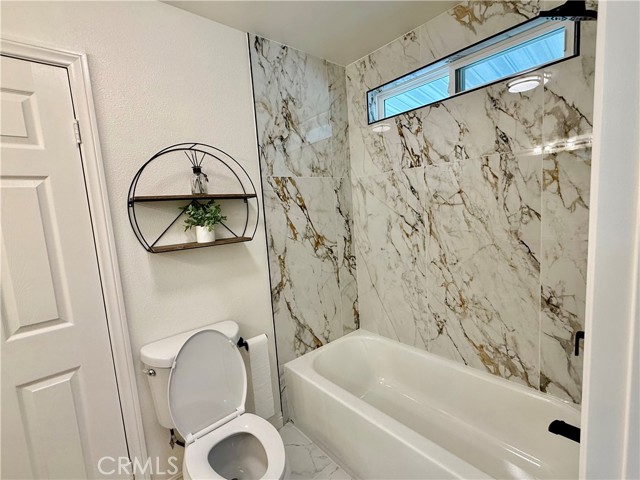 Detail Gallery Image 11 of 16 For 235 Lakepark Dr, Placentia,  CA 92870 - 2 Beds | 2 Baths