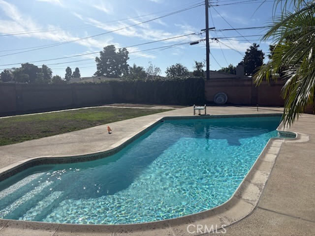 Detail Gallery Image 5 of 5 For 12621 Strathmore, Garden Grove,  CA 92840 - 3 Beds | 2 Baths