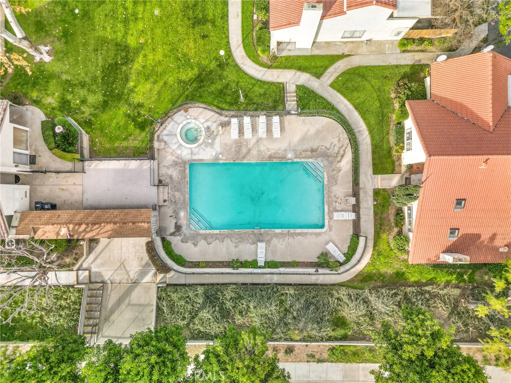 https://media.crmls.org/medias/203e2cad-e52d-4812-ab1f-aaf8055b324a.jpg?preset=X-Large