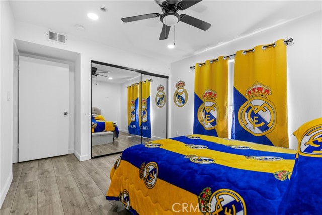 8801 Cedros Avenue, Panorama City CA: https://media.crmls.org/medias/203eb3be-9000-4116-b3d3-7371aa877d0b.jpg