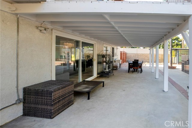 10670 Deering Avenue, Chatsworth CA: https://media.crmls.org/medias/203f1211-4cfa-4bda-8672-4955dbae3b9e.jpg