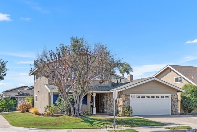 Detail Gallery Image 4 of 33 For 3831 Wisteria St, Seal Beach,  CA 90740 - 4 Beds | 3 Baths