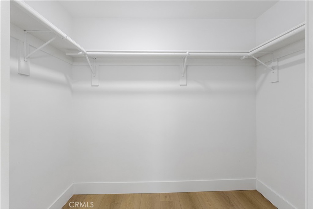 203f3952 8eef 46b5 Ba80 2dbb442317fa