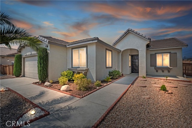 Detail Gallery Image 4 of 31 For 14849 Wigwam Ct, Victorville,  CA 92394 - 5 Beds | 3 Baths