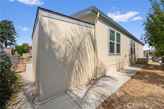 913 S Grand Avenue, San Jacinto CA: https://media.crmls.org/medias/20403059-0be4-43ab-958d-858c3e8267ce.jpg