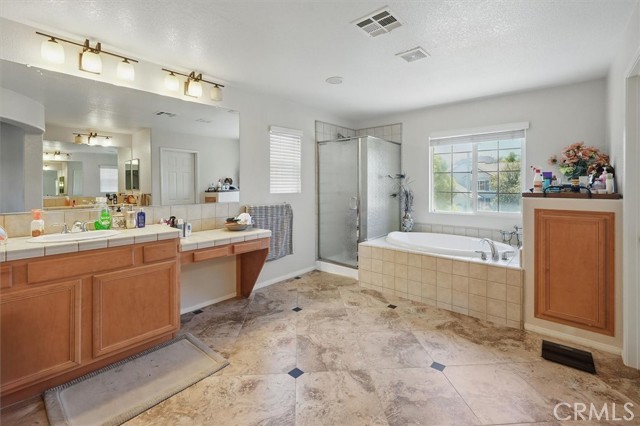 29316 Las Brisas Road, Valencia CA: https://media.crmls.org/medias/20407124-960f-479a-b01d-2606a4b3126e.jpg