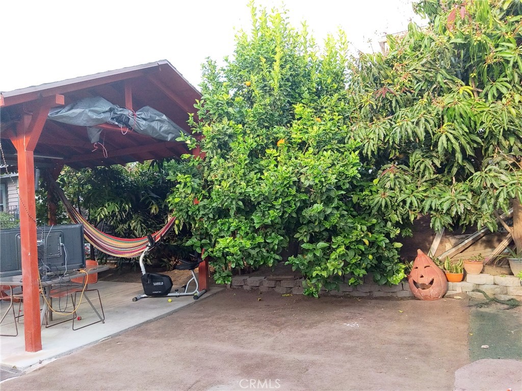 https://media.crmls.org/medias/20408219-57ed-4935-99bb-a255e8c39bb2.jpg?preset=X-Large