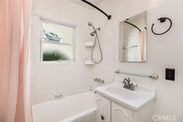 Detail Gallery Image 18 of 28 For 1323 5th St, Glendale,  CA 91201 - 2 Beds | 1 Baths