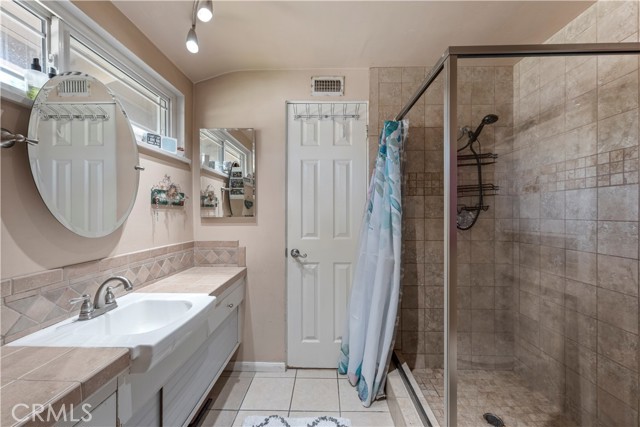20722 Keswick Street, Winnetka CA: https://media.crmls.org/medias/204188d2-d231-41af-a23e-d5a264b9f2c4.jpg