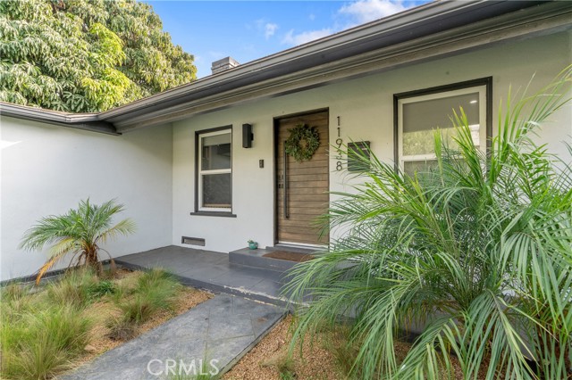 11938 Exposition Boulevard, Los Angeles CA: https://media.crmls.org/medias/2041ee2f-e207-4d08-9074-d38394891bfe.jpg