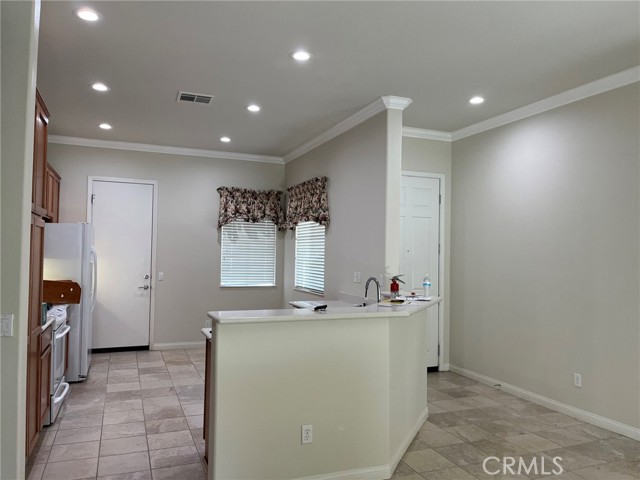 Detail Gallery Image 8 of 36 For 19453 Sunrise Ave, Apple Valley,  CA 92308 - 2 Beds | 2 Baths