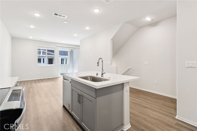 Detail Gallery Image 10 of 37 For 2007 Saltbush Dr, San Marcos,  CA 92069 - 3 Beds | 3 Baths