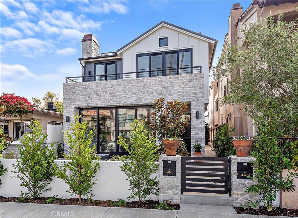 1/2 Goldenrod Avenue