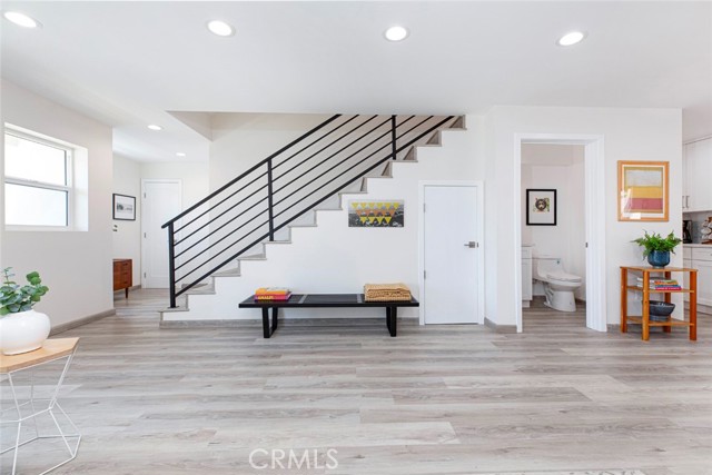 Detail Gallery Image 9 of 36 For 1754 N Berendo St #B,  Los Angeles,  CA 90027 - 3 Beds | 2/1 Baths