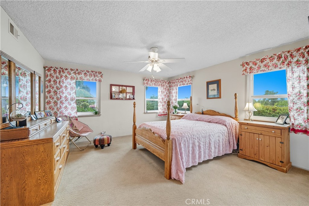 https://media.crmls.org/medias/2043ed90-19f6-4368-ba55-20ab71596563.jpg?preset=X-Large