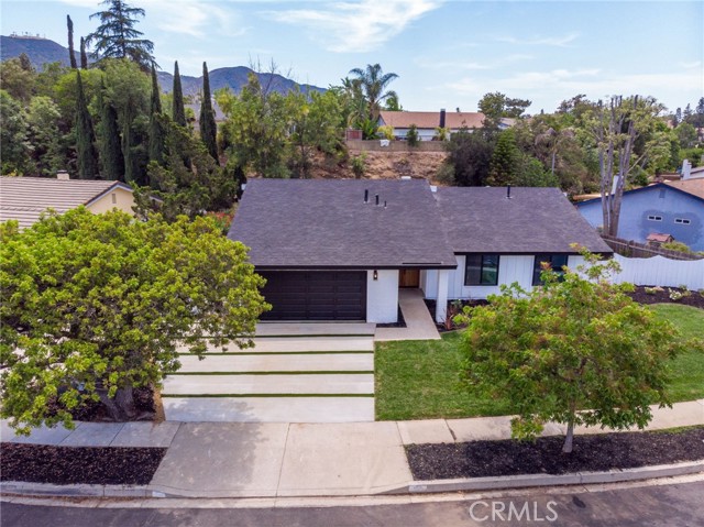 876 Ballina Court, Newbury Park CA: https://media.crmls.org/medias/2044c03d-ca5f-4adc-bc36-6941f04a959a.jpg