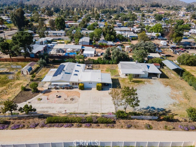 26730 Franklin Avenue, Hemet CA: https://media.crmls.org/medias/20452275-805a-4b33-b9cc-627e0134cfb3.jpg