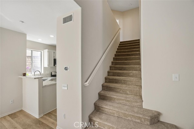 Detail Gallery Image 33 of 43 For 1868 Day Lily Ln, Simi Valley,  CA 93065 - 3 Beds | 2/1 Baths