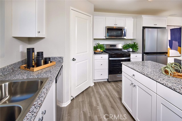 Detail Gallery Image 6 of 15 For 30556 Charger Way, Winchester,  CA 92596 - 3 Beds | 2/1 Baths