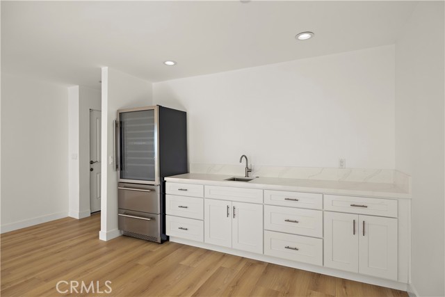 Detail Gallery Image 11 of 33 For 1045 Gaviota Dr #B,  Laguna Beach,  CA 92651 - 3 Beds | 3 Baths