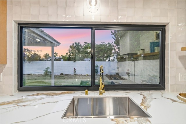 Detail Gallery Image 12 of 59 For 15335 Seine Cir, Irvine,  CA 92604 - 6 Beds | 4 Baths