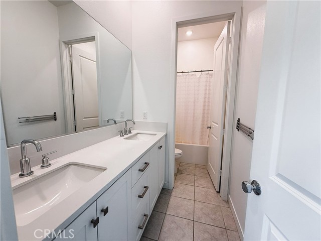 27078 Painted Sky Way, Valencia CA: https://media.crmls.org/medias/204881db-5da9-479d-b821-8e61ef747f75.jpg