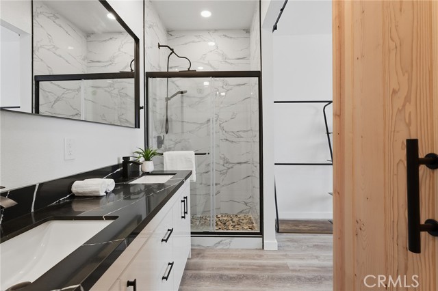 Detail Gallery Image 24 of 45 For 6020 Neddy Ave, Woodland Hills,  CA 91367 - 5 Beds | 3 Baths