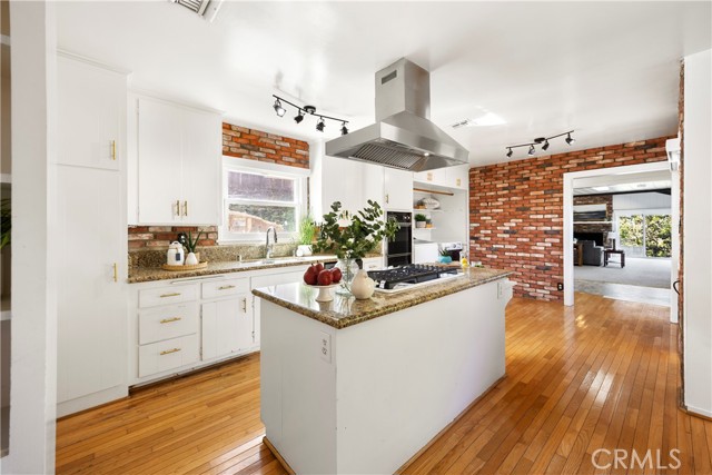 Detail Gallery Image 14 of 56 For 5427 Edgemere Dr, Torrance,  CA 90503 - 4 Beds | 3 Baths