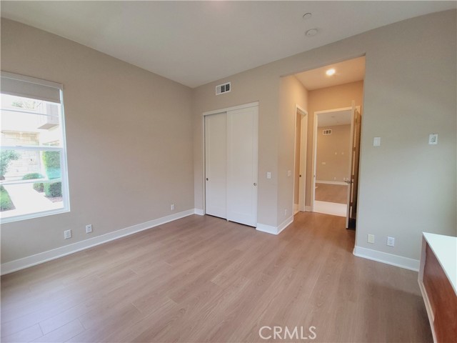 66 Swift, Irvine CA: https://media.crmls.org/medias/204910bf-f72d-45db-b5c7-5bf64f9122fa.jpg