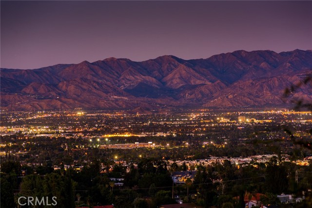 4020 Clarinda Drive, Tarzana CA: https://media.crmls.org/medias/20494f95-d167-4cd9-a18a-450bf6c44b0b.jpg