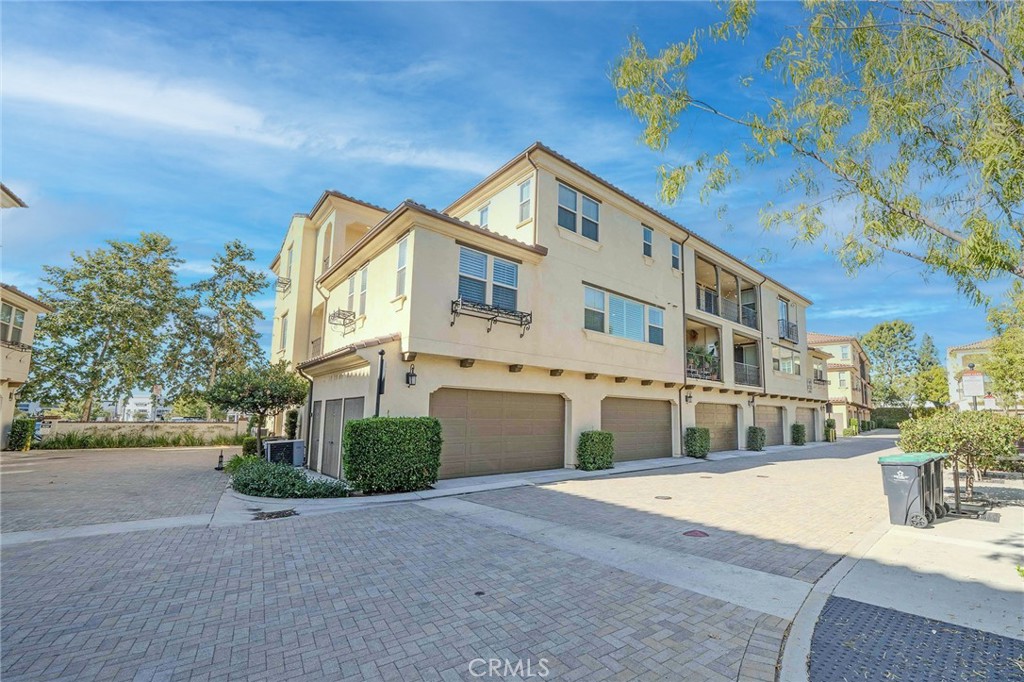 MLS #PW25251028 image #1