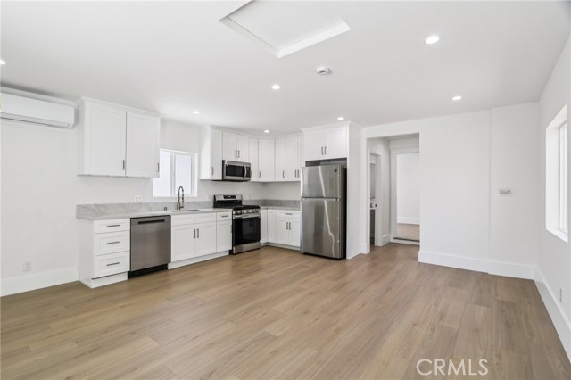 Detail Gallery Image 31 of 51 For 17043 Celtic St, Granada Hills,  CA 91344 - 4 Beds | 3 Baths