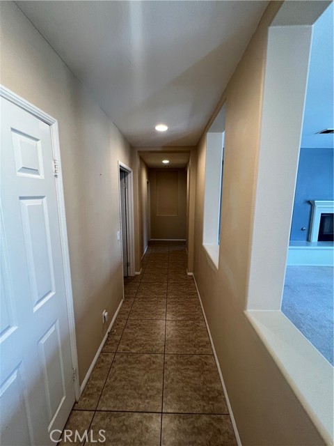 6686 Sand Dunes Street, Eastvale CA: https://media.crmls.org/medias/2049b4d3-c586-4655-a173-c0254ae4f833.jpg