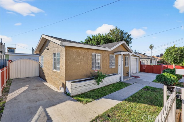 Detail Gallery Image 2 of 48 For 806 W Spruce St, Compton,  CA 90220 - 3 Beds | 1 Baths
