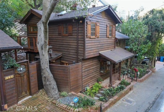 Detail Gallery Image 30 of 36 For 9860 Yoakum Dr, Beverly Hills,  CA 90210 - 1 Beds | 2 Baths