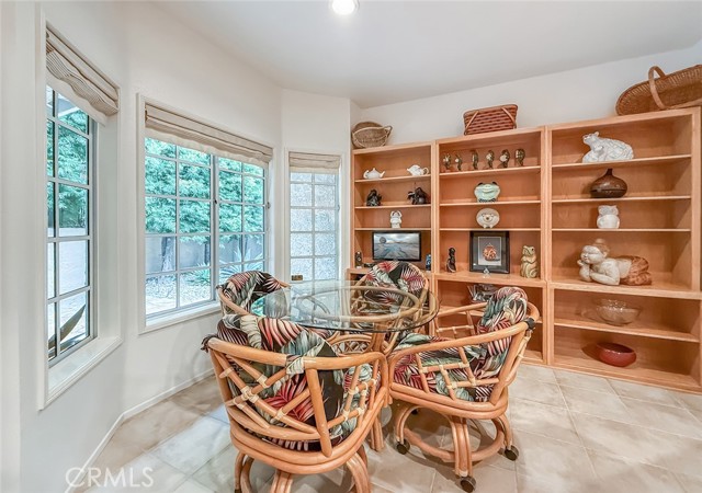 5700 Tanner Ridge Avenue, Westlake Village CA: https://media.crmls.org/medias/204a3001-1a43-4448-9bab-0f5407ee9b99.jpg