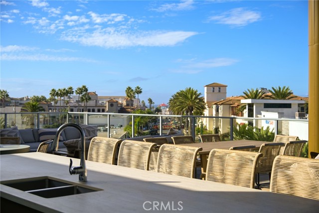 Detail Gallery Image 16 of 19 For 414 Main St #320,  Huntington Beach,  CA 92648 - 2 Beds | 2 Baths