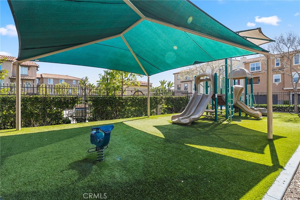 https://media.crmls.org/medias/204ae545-f750-4736-a2e5-76905f1ff718.jpg?preset=X-Large