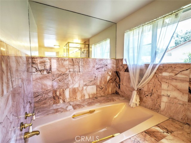 912 Brightstone Court, Westlake Village CA: https://media.crmls.org/medias/204bac4b-a25b-4ceb-a943-f1bf430254e7.jpg