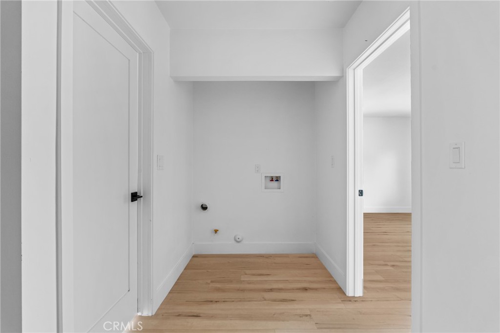 https://media.crmls.org/medias/204d1ca0-1a71-422f-ae89-eb1a50510535.jpg?preset=X-Large