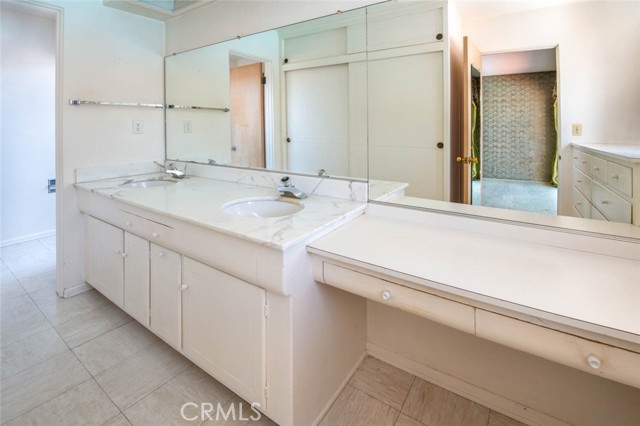 11 Sunnyfield, Rolling Hills Estates, California 90274, 4 Bedrooms Bedrooms, ,2 BathroomsBathrooms,Residential,Sold,Sunnyfield,PV22127570