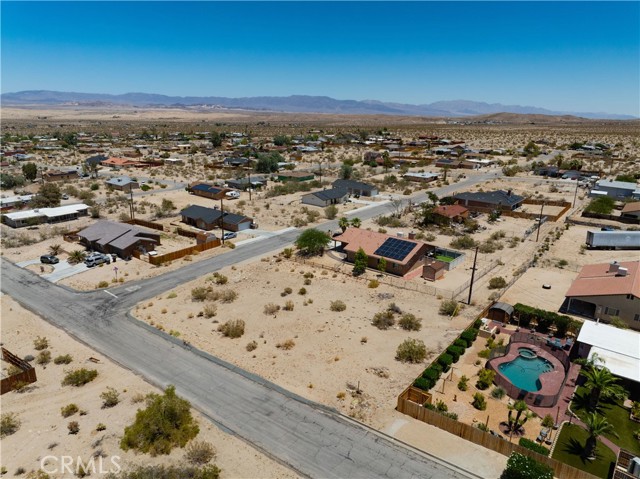 Detail Gallery Image 6 of 18 For 74811 Aladdin Dr, Twentynine Palms,  CA 92277 - – Beds | – Baths