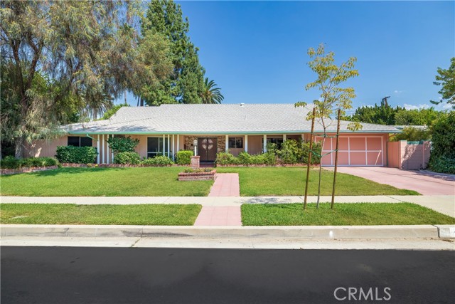 4810 Almidor Avenue photo 2