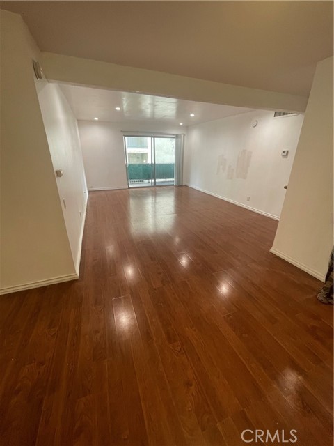 Detail Gallery Image 24 of 29 For 5460 White Oak Ave #J206,  Encino,  CA 91316 - 2 Beds | 2 Baths